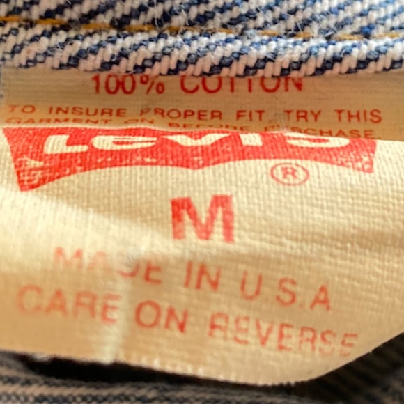 VINTAGE • Levis Denim Jacket • Made in USA - Picture 4 of 8